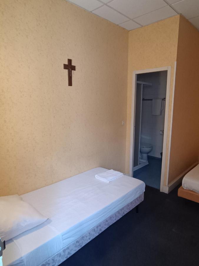 Chambre Chez Marie Et Didier 1 Minute A Pied Du Sanctuaire De لورد المظهر الخارجي الصورة